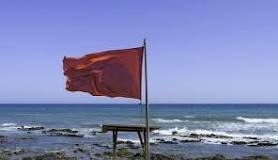 bandera roja playa