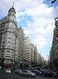 Explorando Calle Montera: La Vida en el Corazón de Madrid